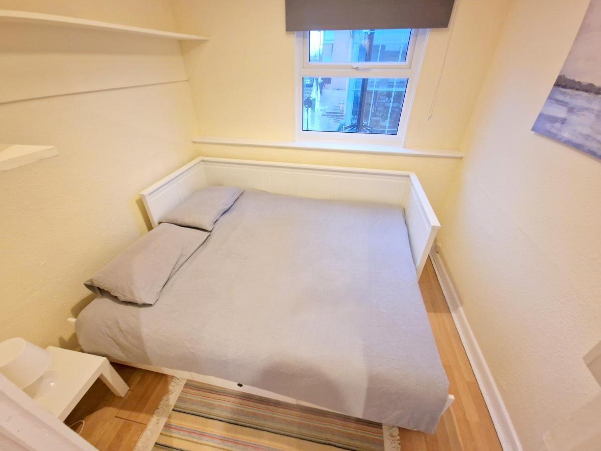 Super Studio With Two Bedrooms - Five Minutes From The Station! ロンドン エクステリア 写真